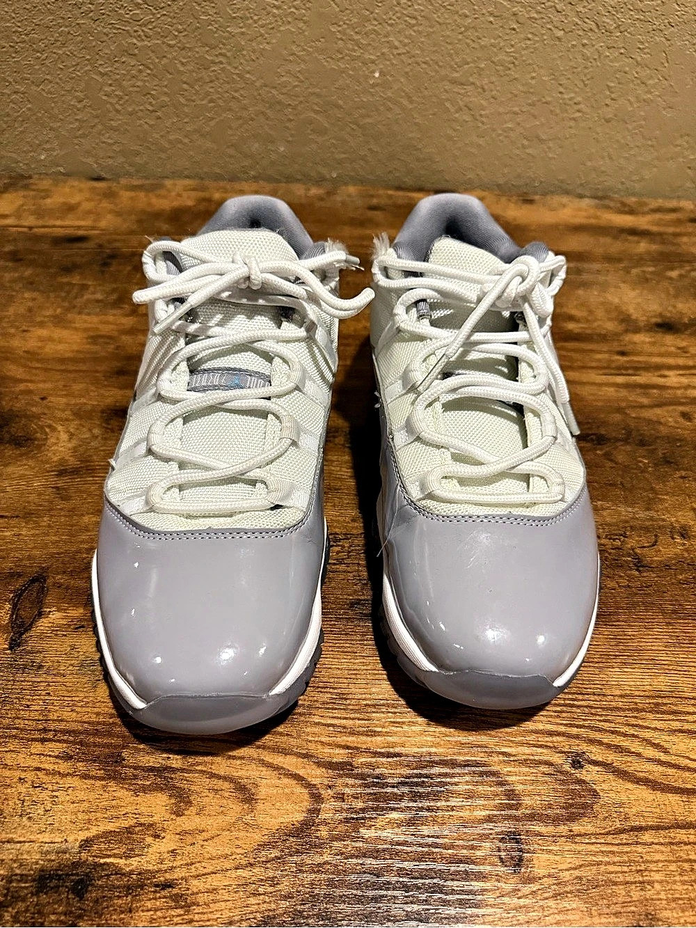 Jordan Air Jordan 11 Retro Low 'Legend Blue' Sneakers White & Gray